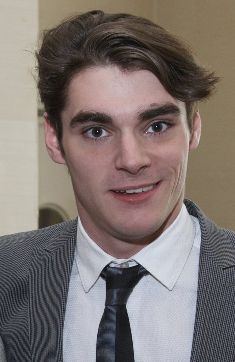 Next photo of RJ Mitte