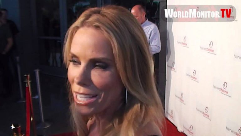 Cheryl Hines Net Worth